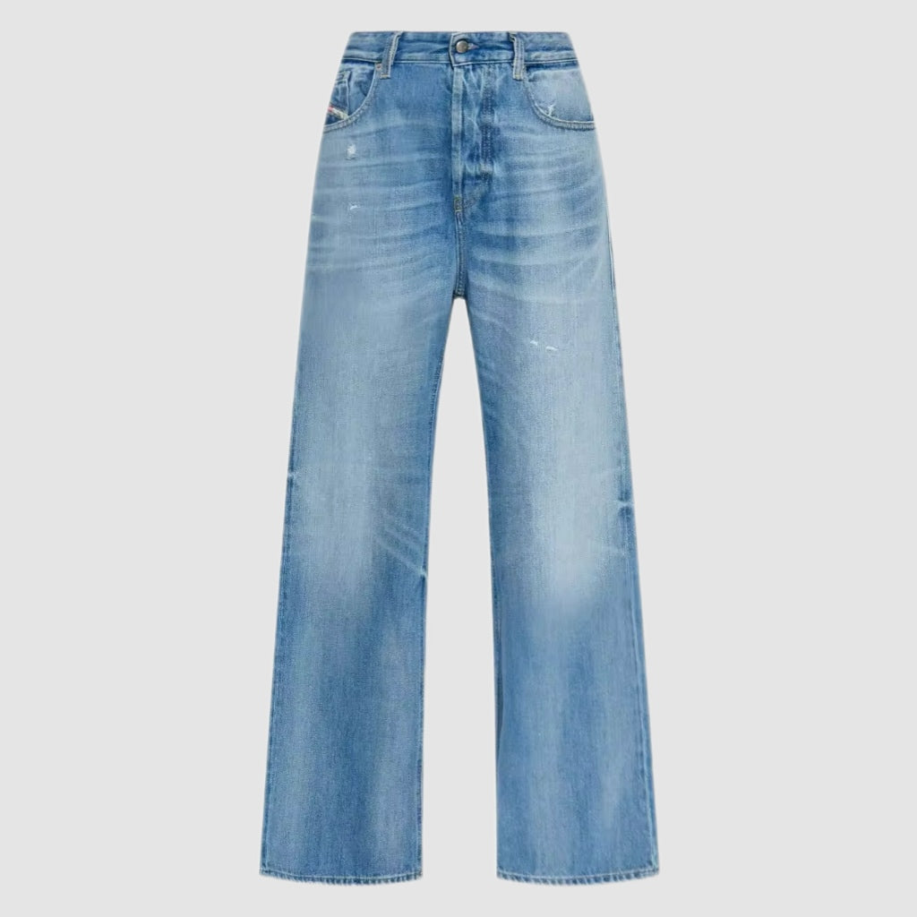 Wide-Leg Light Blue Wash Jeans